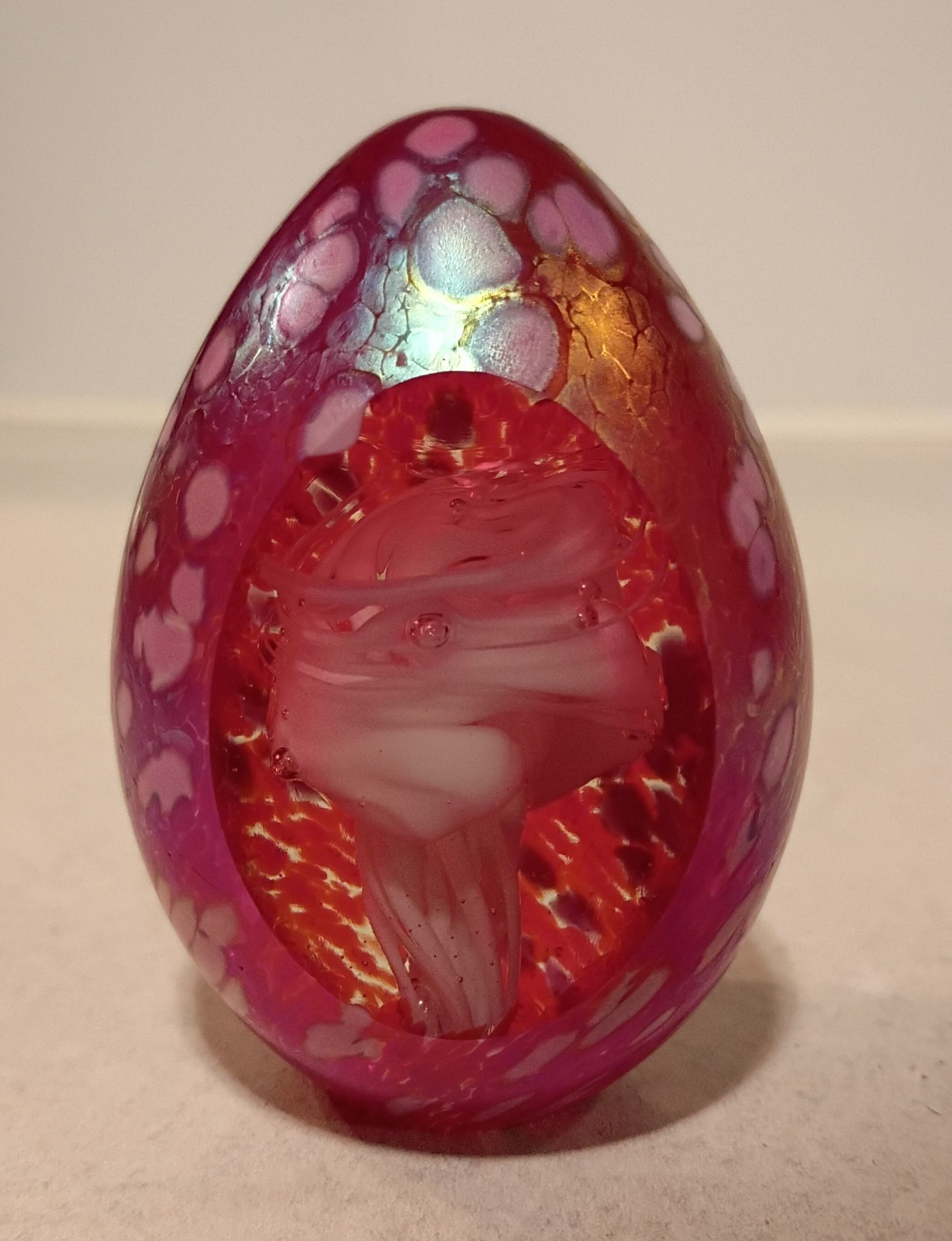 1987 Signed MSH Ash Roger Vines Iridescent Egg Shape Art Glass Paperweight