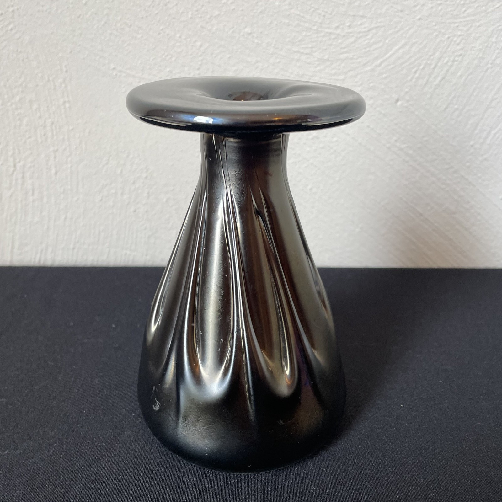 Vintage Herb A Thomas (HAT) Signed Studio Art Glass Bud Vase Iridescent 5.5″