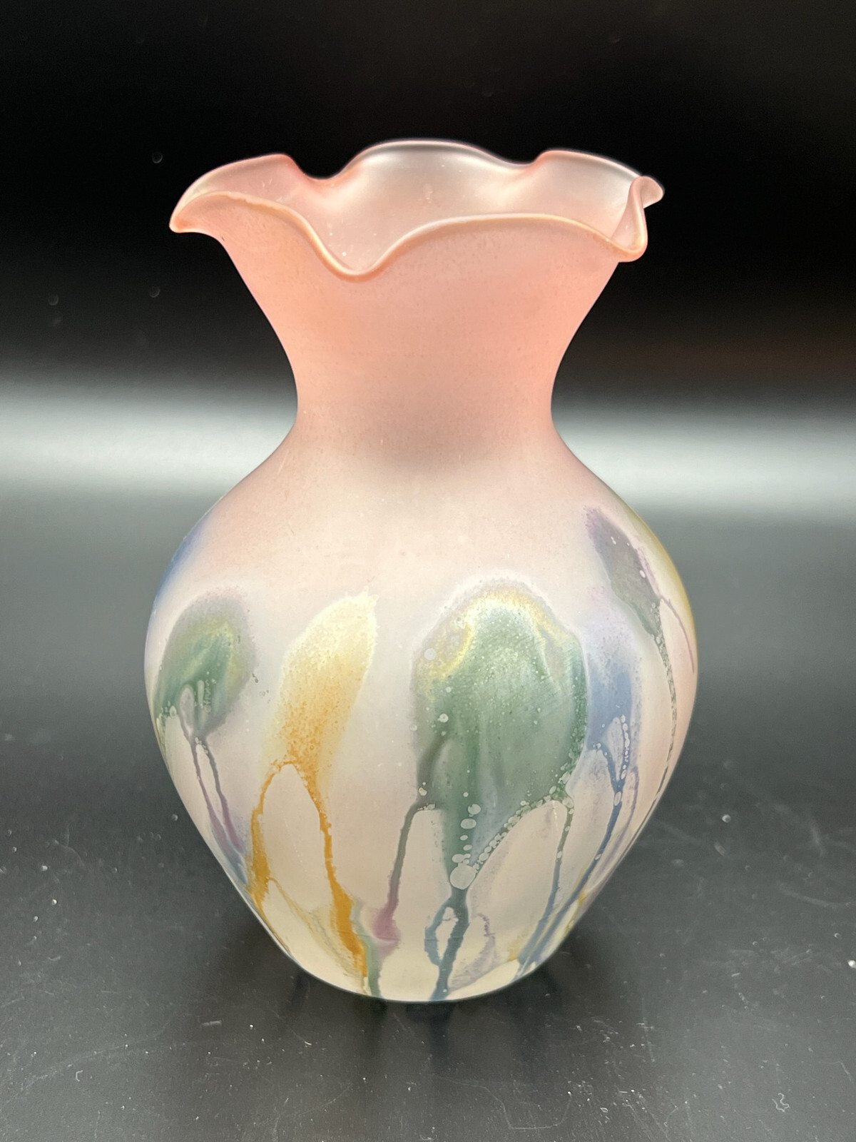 E.T.S. EYAL ART U.S.A. Watercolor Pink Satin Ruffel Edge Vase 4.75 inches INV#1