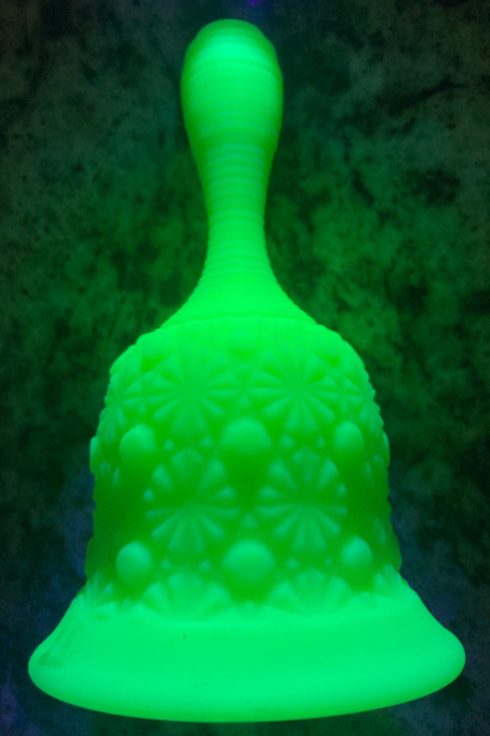 Vintage Fenton uranium custard satin glass bell Daisy and Button GLOWS NO DINGER