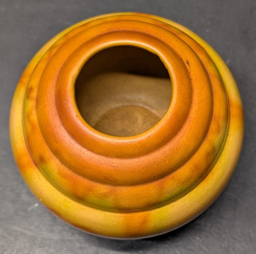 Beehive Ceramic Pottery Vase 4″H x 4.5″W Made in Czechoslovakia