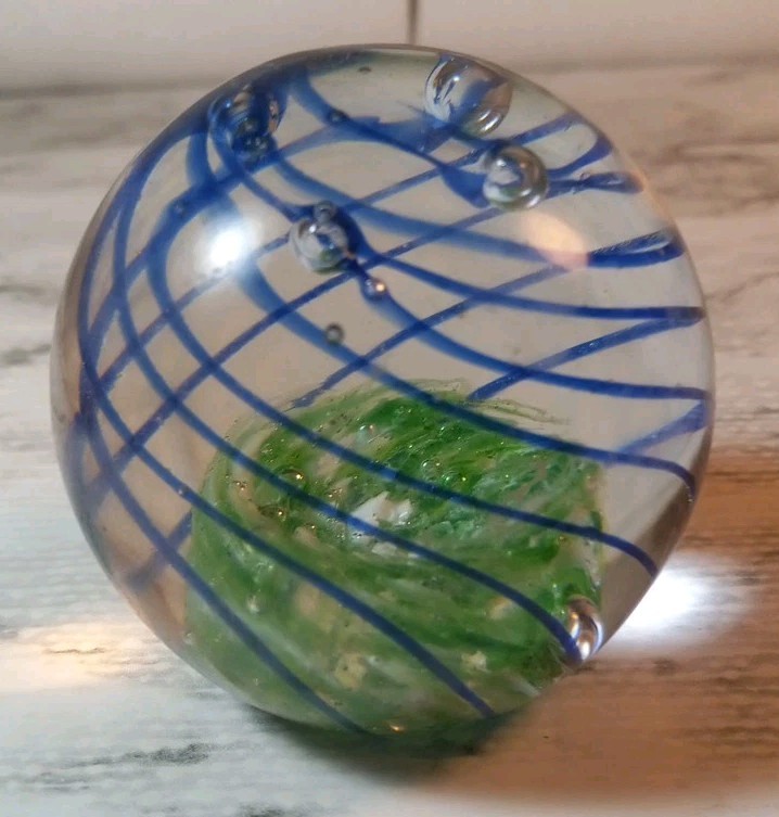 Blue Green Spiral Swirl Art Glass Controlled Bubbles Paperweight 2.75 Inches