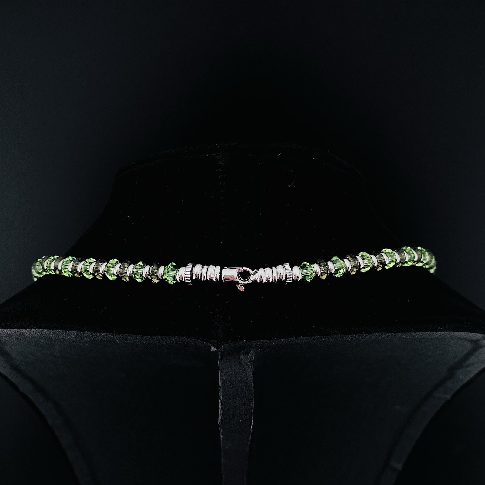 Uranium Crystal Glass Necklace With Black Diamond