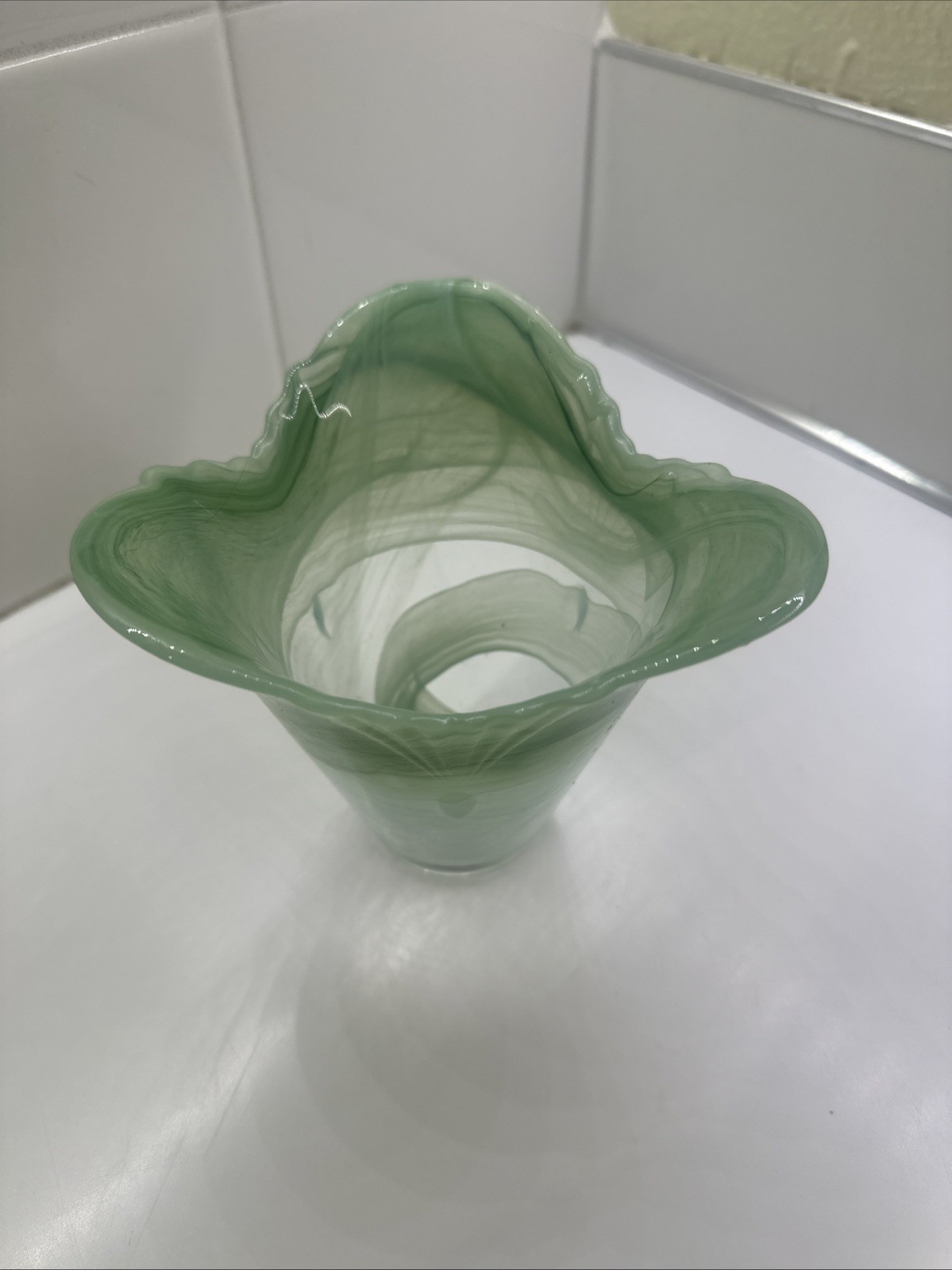 Goegeous Murano Lavorazione Green Swirl Glass Vase Original Sticker Italy