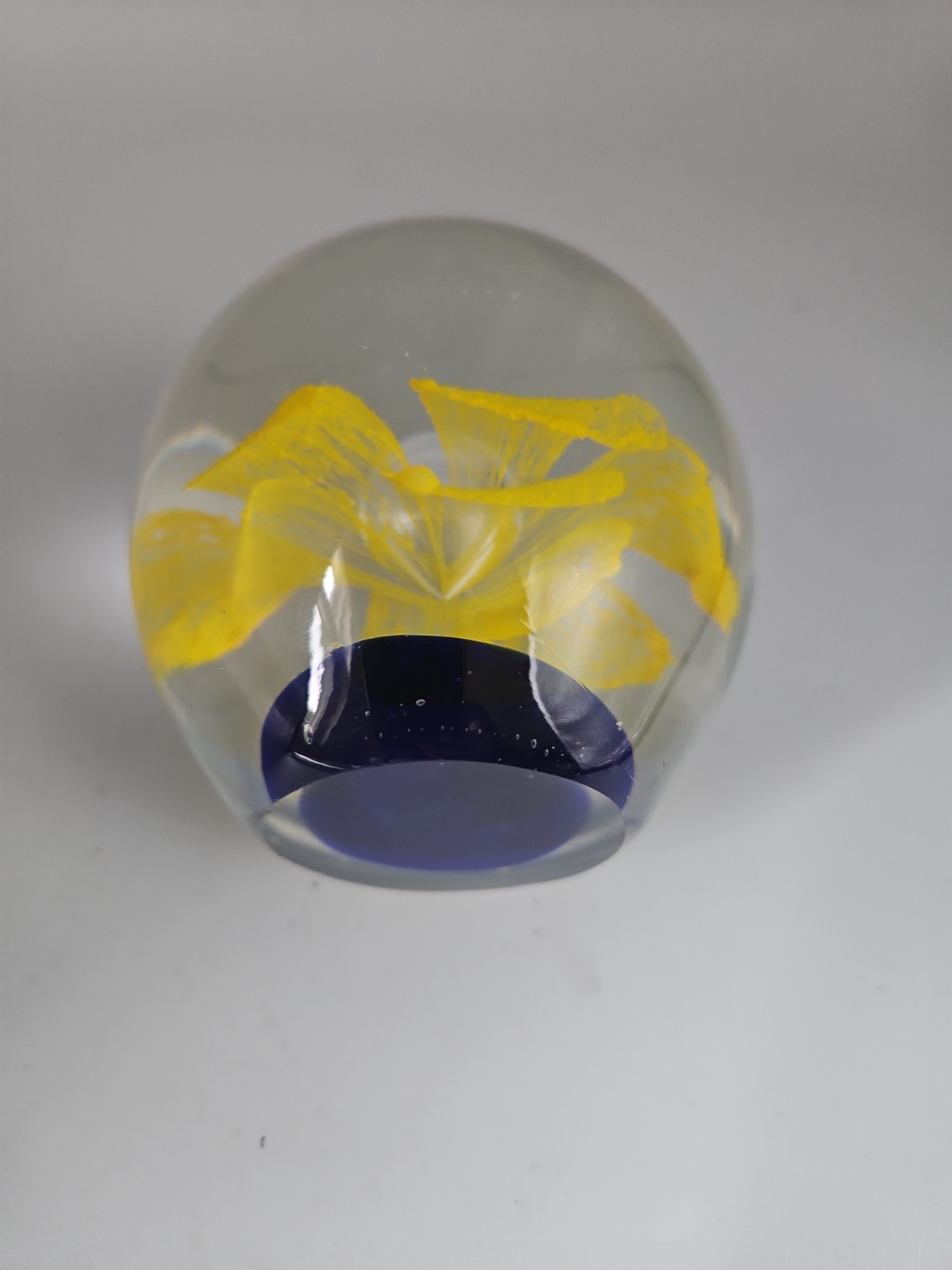 Vintage Art Glass Paperweight Yellow Blue Flower With Large Bubble