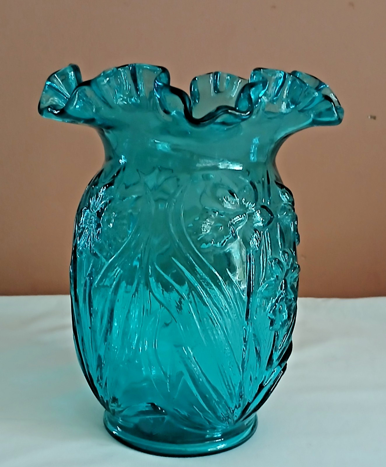 Fenton Vintage Teal Blue Glass Ruffled Rim Daffodil Vase 8” w/ Sticker Beautiful