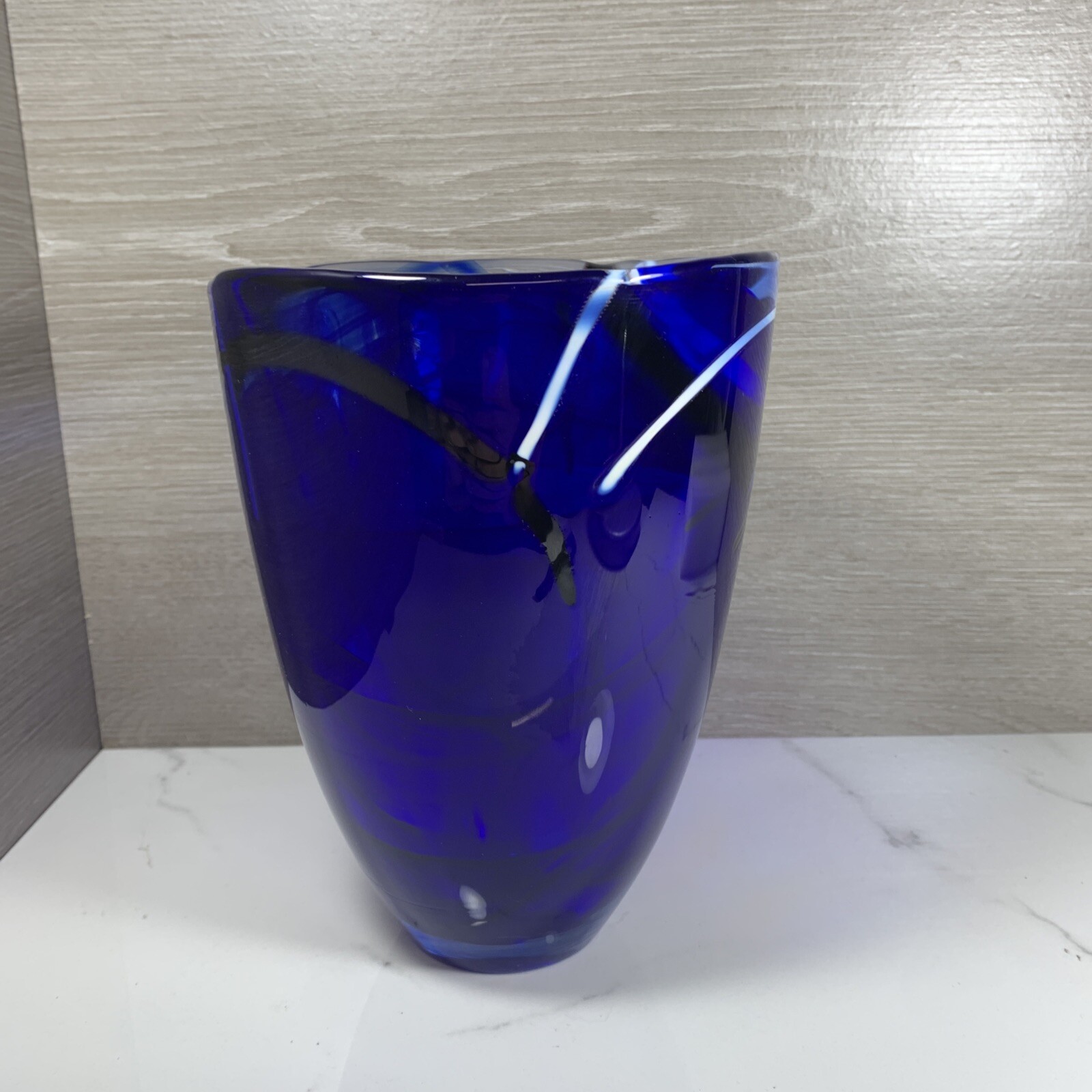 Kosta Boda Sweden Cobalt Blue Atoll 7 5/8″ Vase Sticker & Signed 6 lb