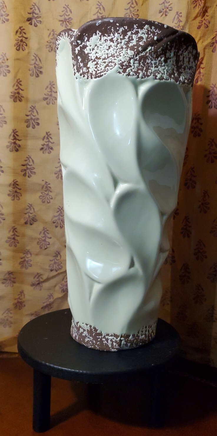 10” MCM b+B Marked Art Vase Light Green / Mint And Brown Trim