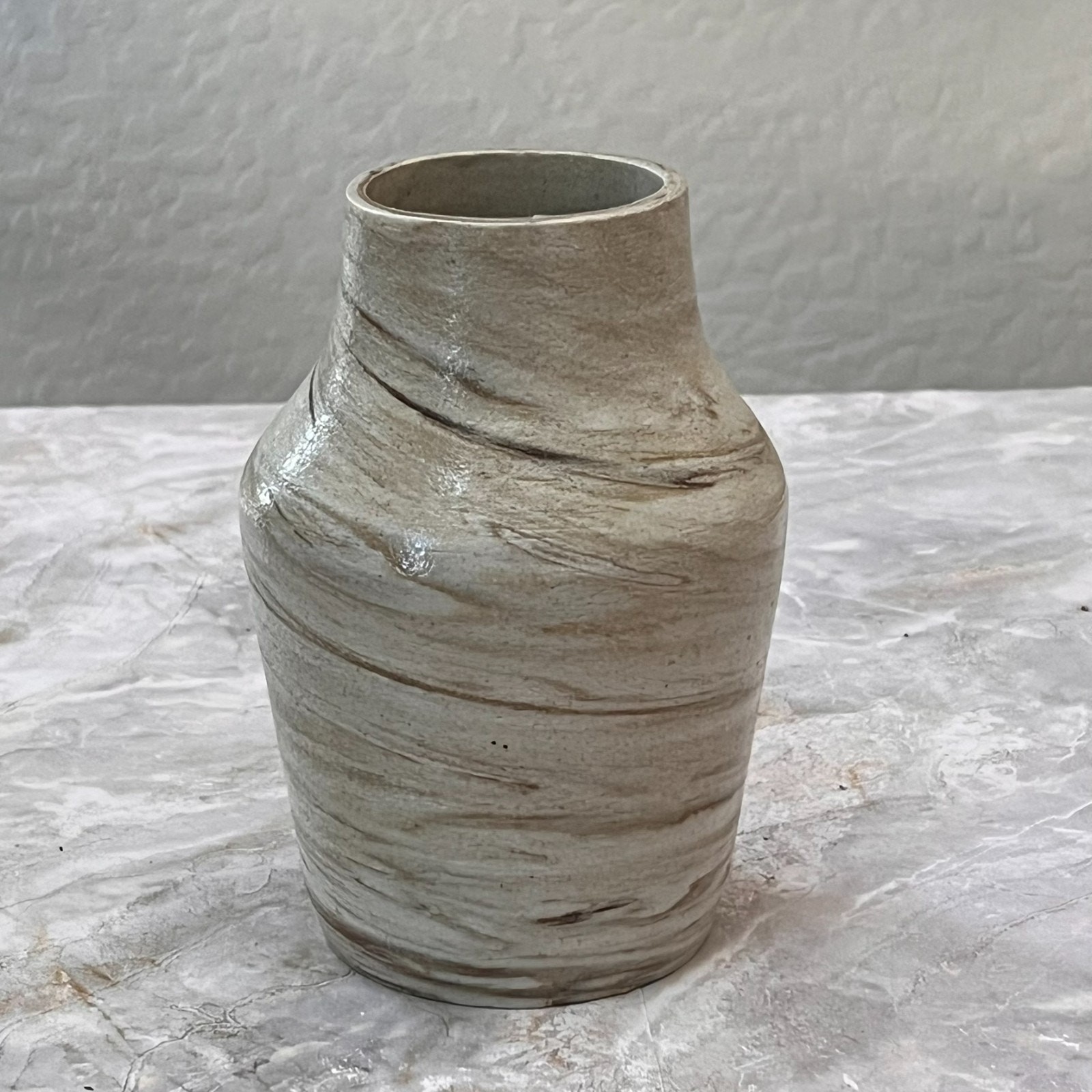 Studio Art Pottery Vase 6.5″ Tall Clay Beige Sand Swirl Glazed Bellied Shape