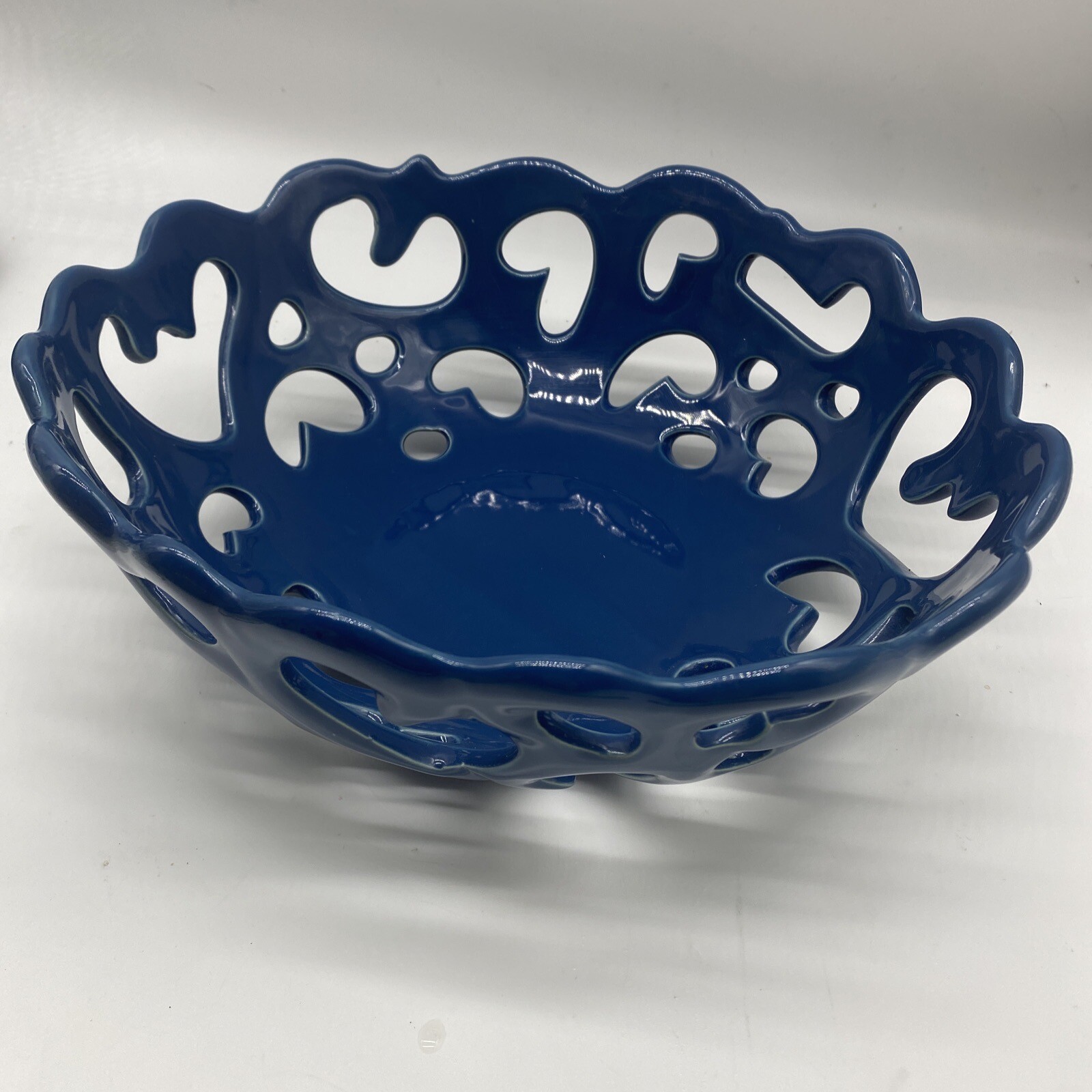 Gordon Ramsay High Fired Porcelain Blue Reticulated Centerpiece Bread/Fruit Bowl