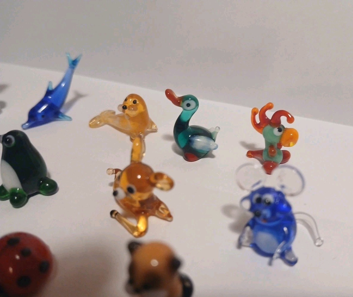 Lot Of 14 Miniature Less Than 1″ Hand Blown Multi-color Glass Animals