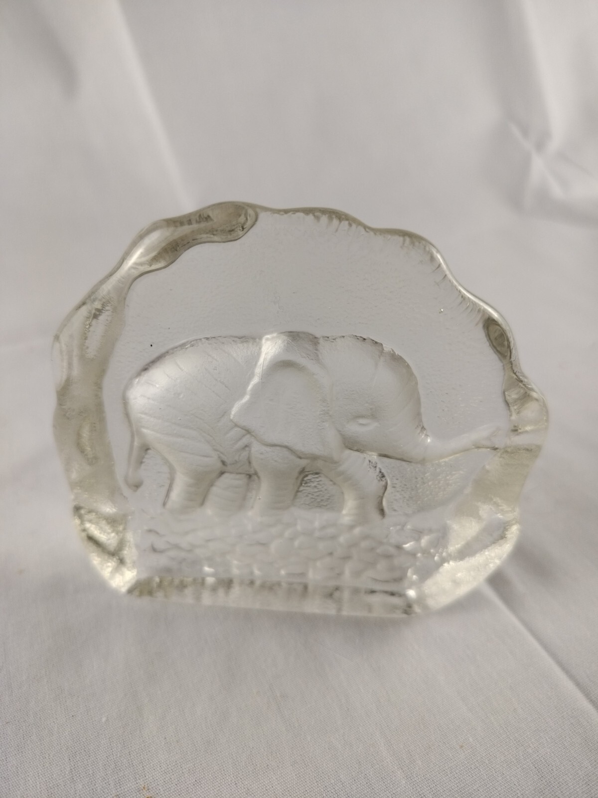 Vintage elephant paperweight/collectible Etched Clear And frosted glass
