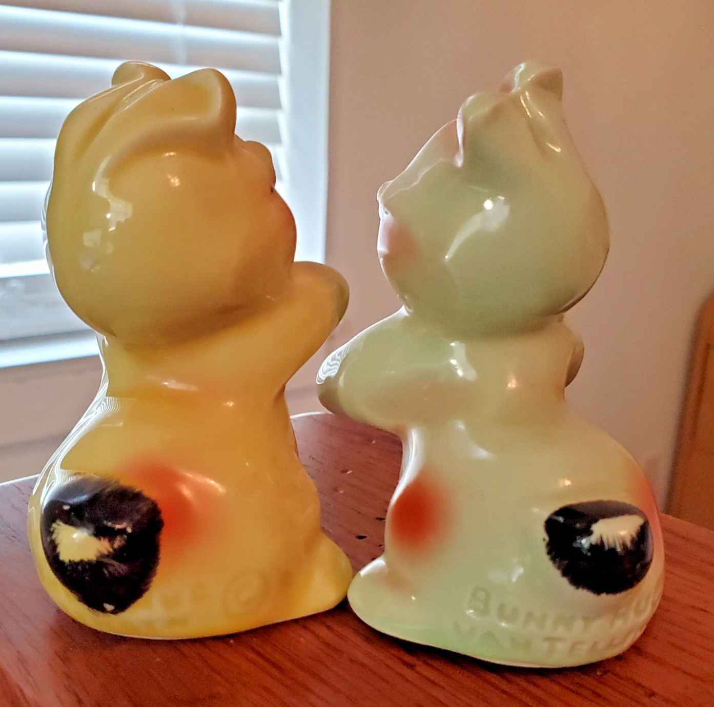 Ruth Van Tellingen Bendel Bunny Hug Salt & Pepper Set