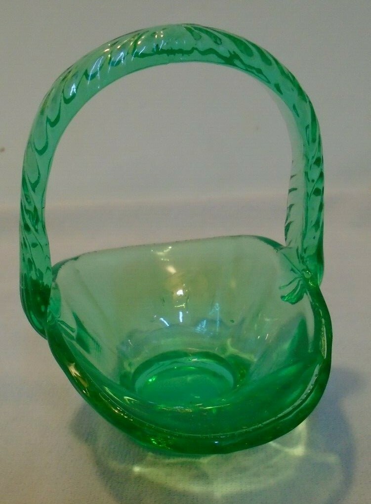 GLASS BASKET, RIBBED HANDLE, GREEN PANELS SMALL 3.5″x3.75″ TALL, VTG FREE SHIP