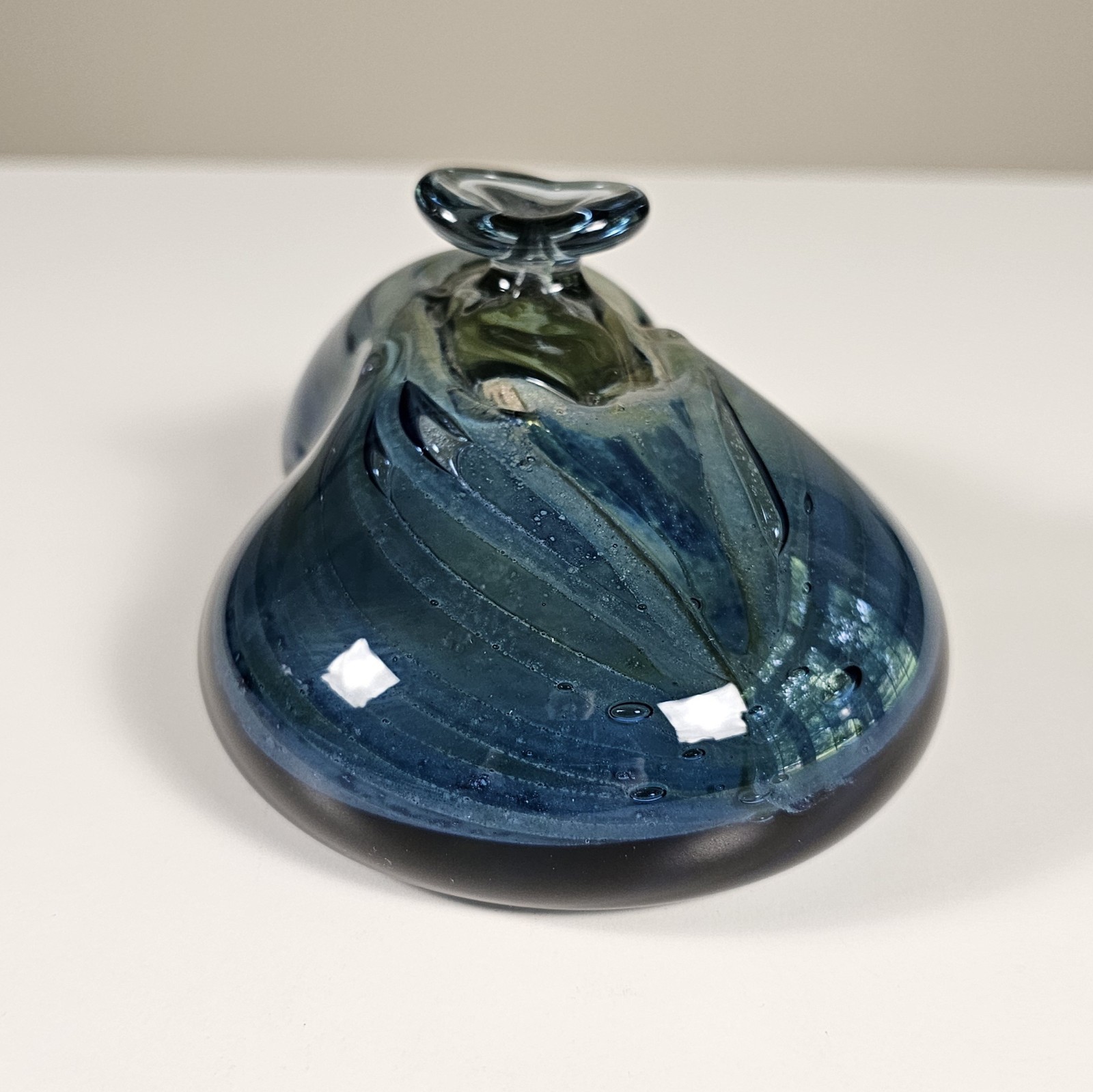 Vintage 1974 Michael Robinson Two Rivers Art Glass Vase Signed Indigenous Artist