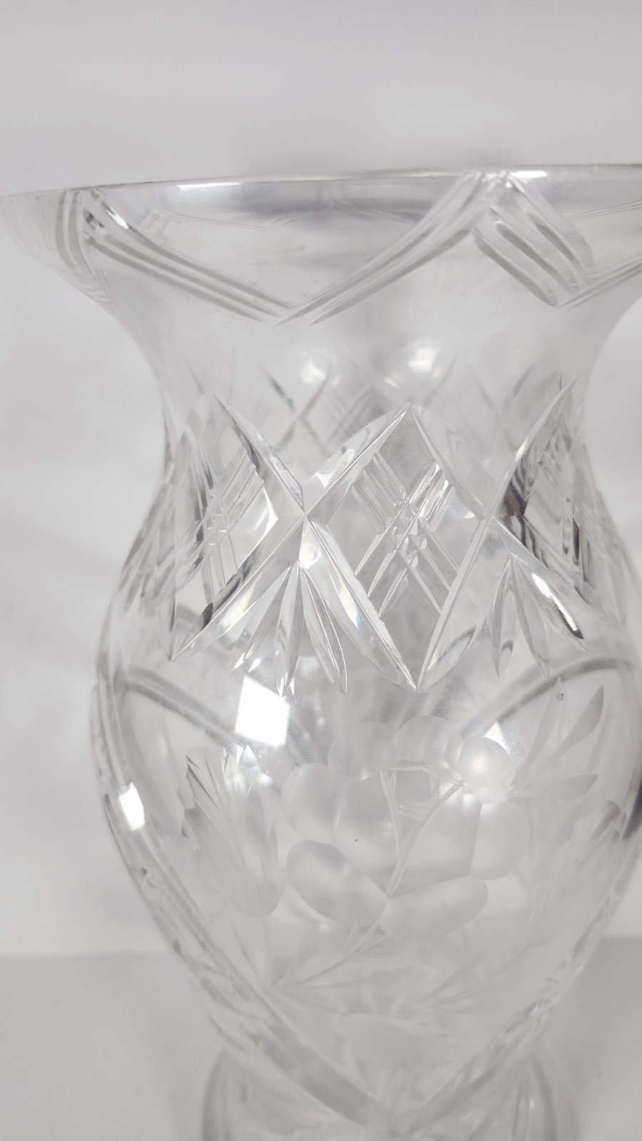 Large 10 3/4″ Cut Glass Crystal Vase Clear Floral Etched Starburst VTG Stunning!
