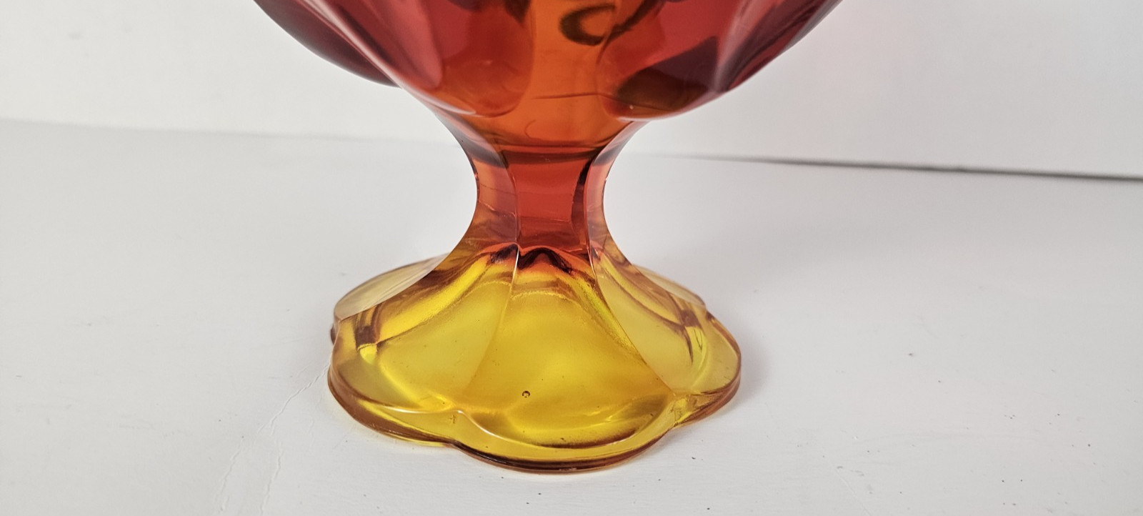 Amberina Glass Pedestal Handkerchief Vase / Bowl / Compote L.E. SMITH UV GLOWS