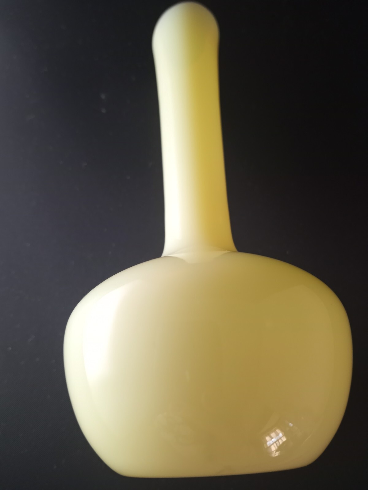 Lindshammer Gunnar Art Glass Yellow Bud Vase