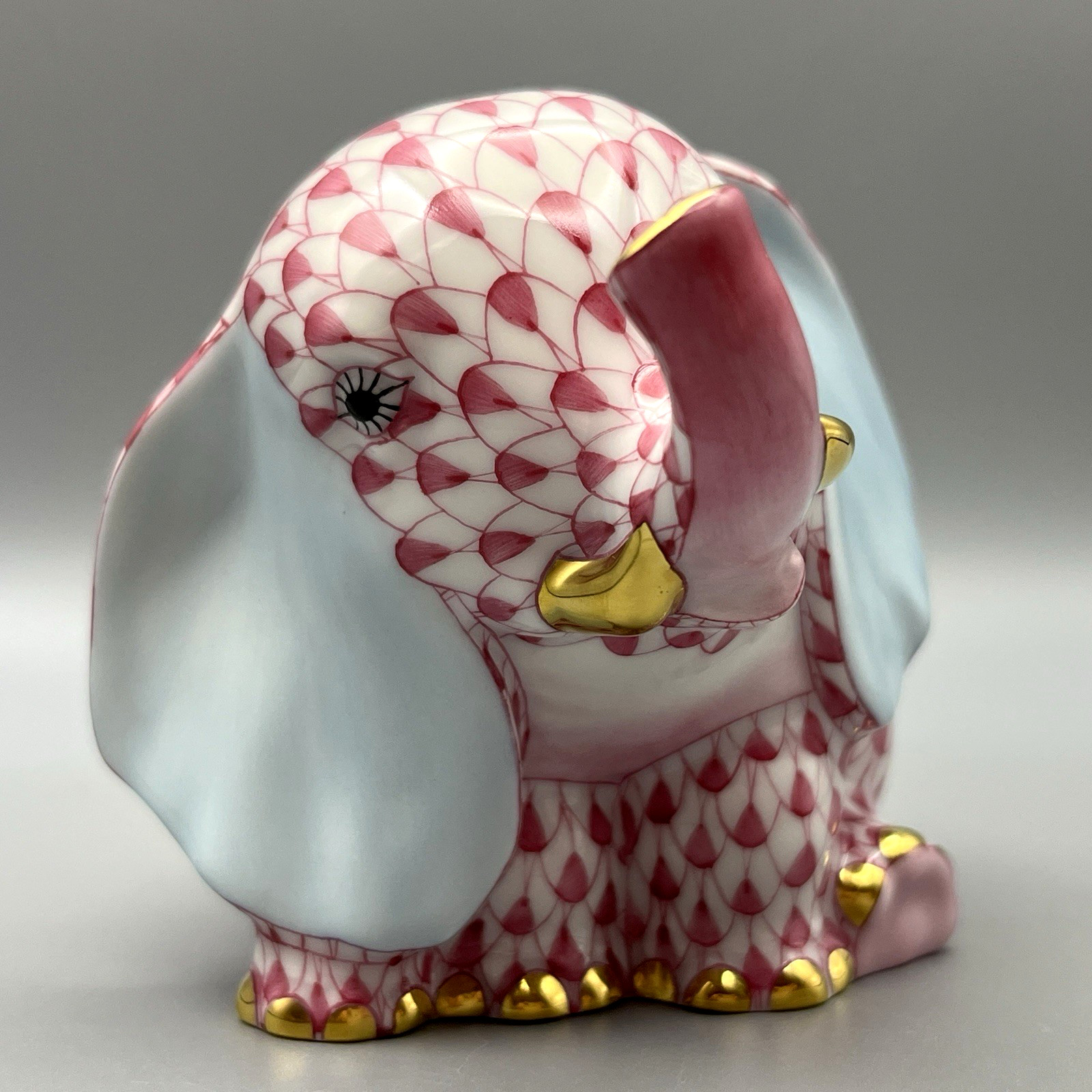 Herend Figurine – Elephant Dumbo – Pink Raspberry Fishnet