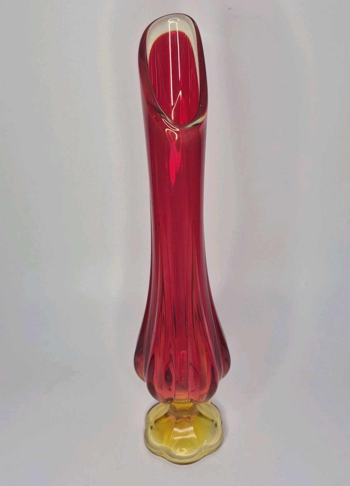 VTG L. E. Smith Amberina Glass Swung Vase Red Orange Yellow Pedestal 14.5″ Glow