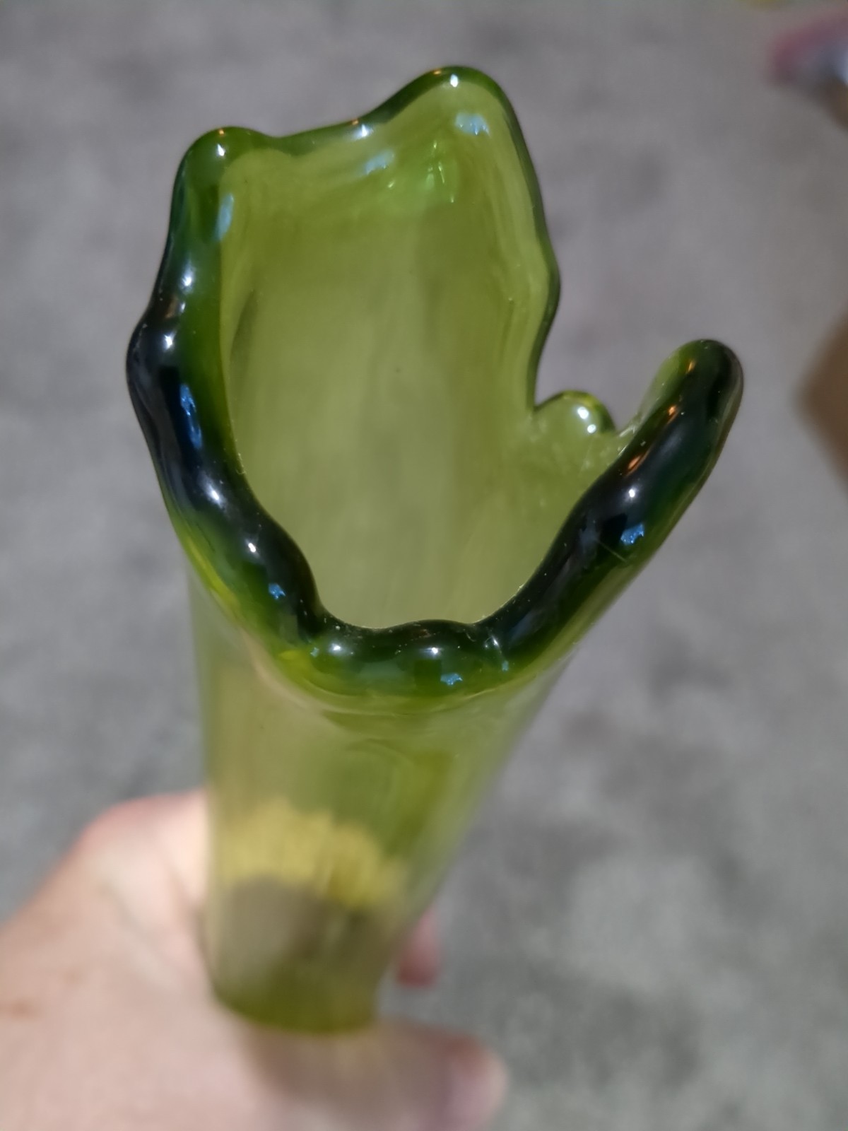 Vintage LE Smith Swung Vase Avocado Green With Toe & Hobnail Base MCM 14″
