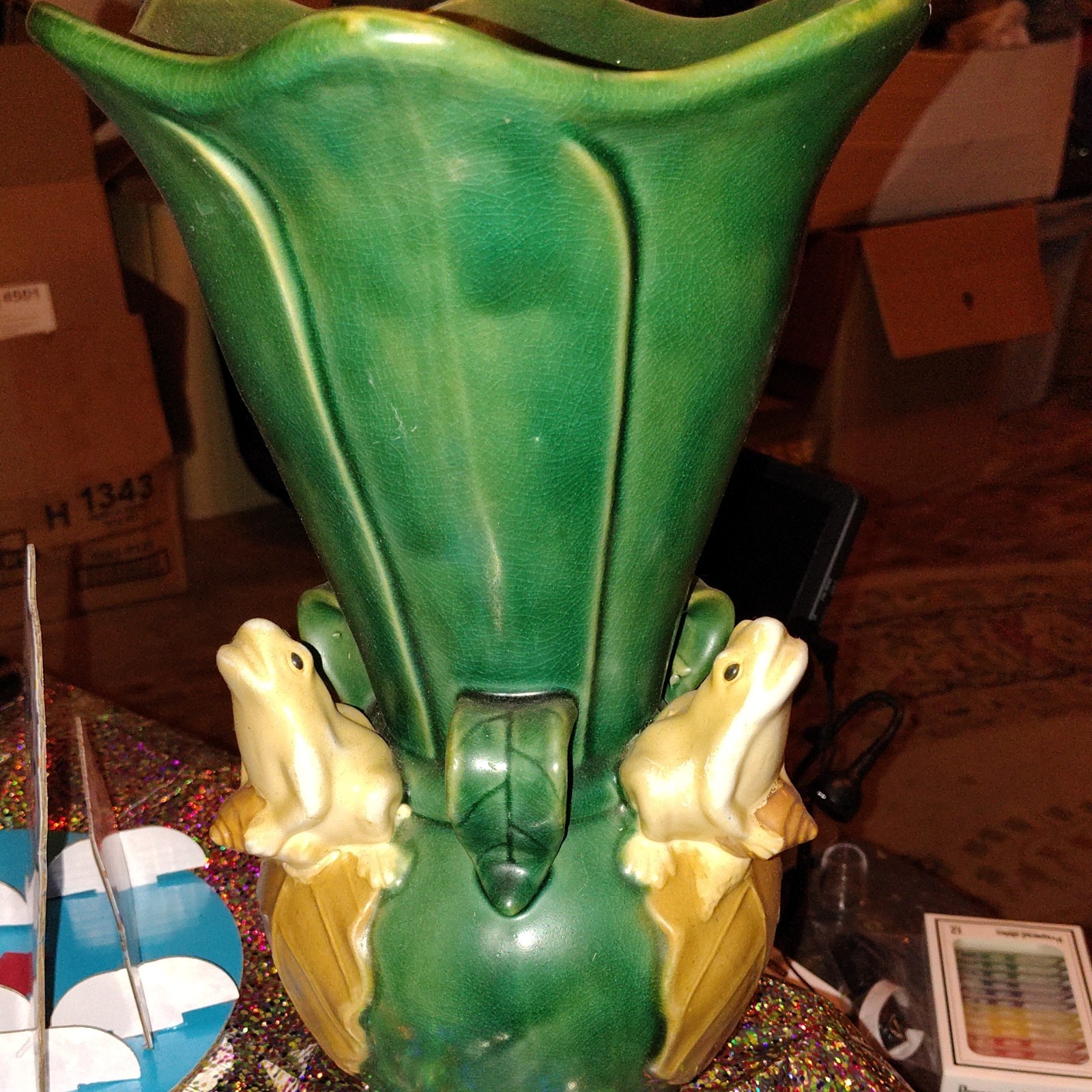 Green Ceramic Pottery Vase Decorative Frog Leaf Glossy Nature Animals