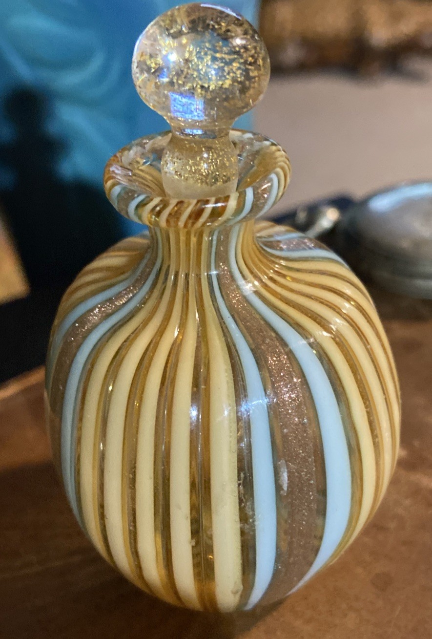 Venetian art glass green and white twisted ribbon pattern 3” inches tall