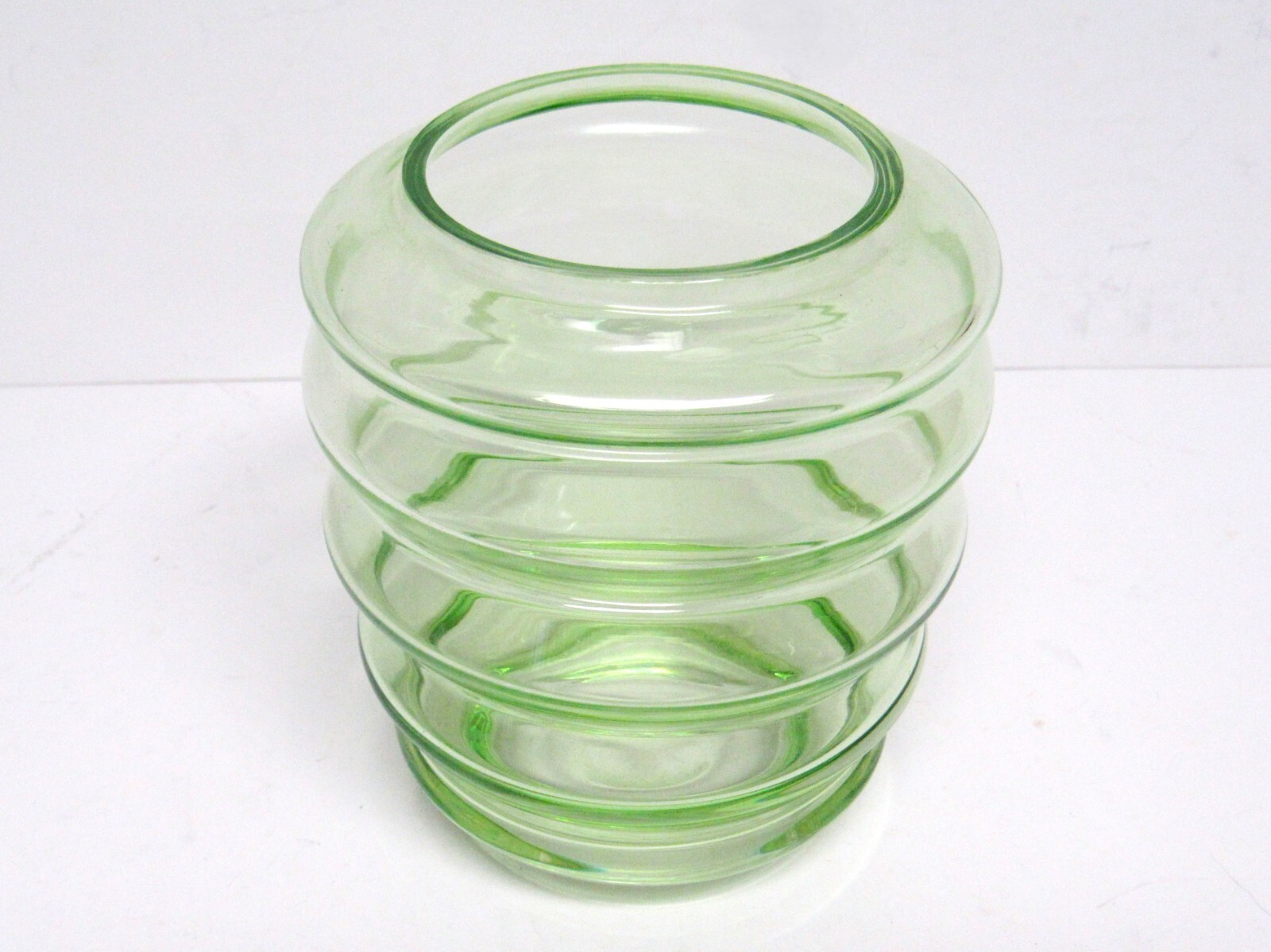 Villeroy & Boch Signed Mid-Century Modern Light Green Art Glass Vase – 4-1/4″