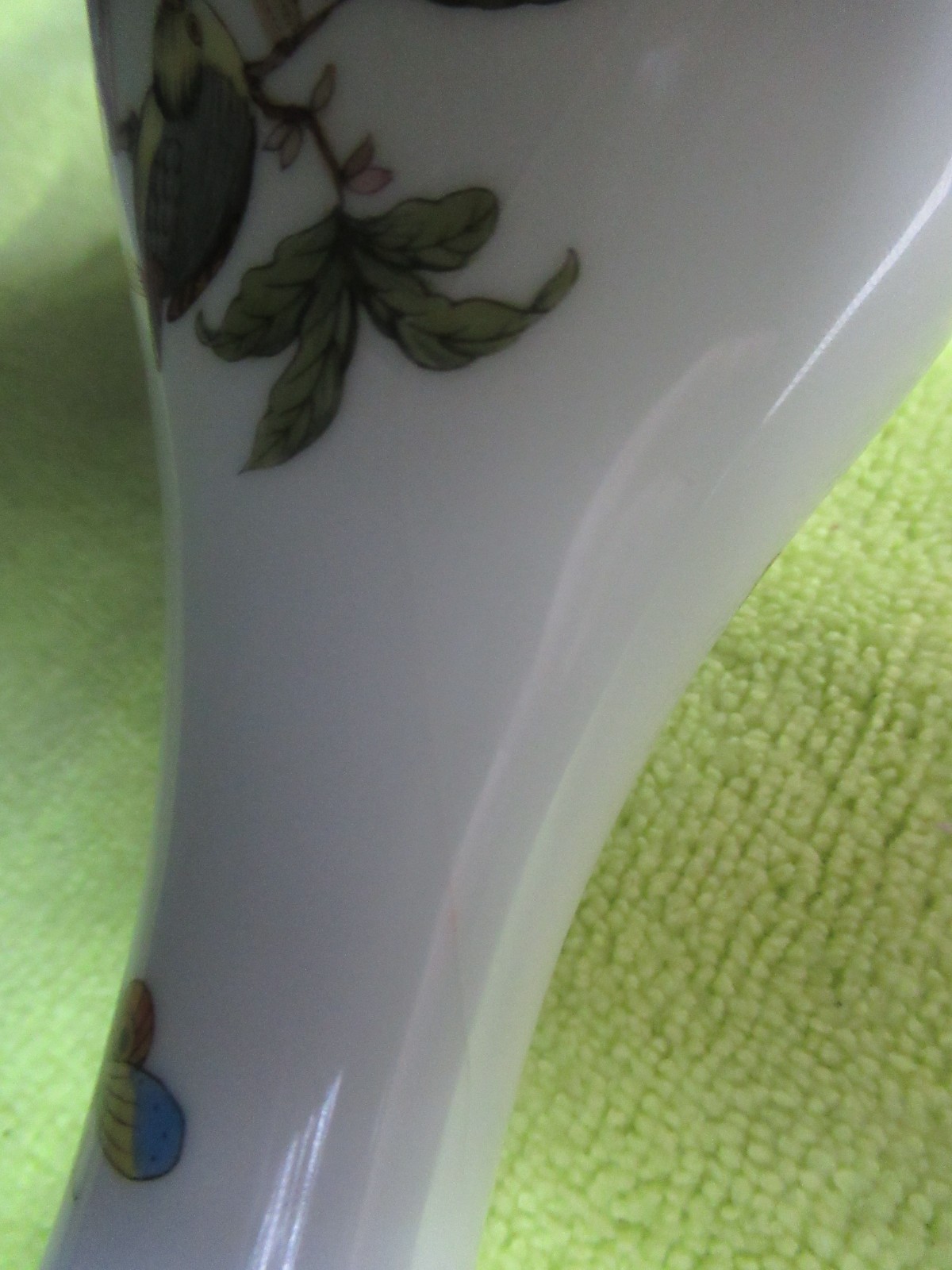 6 1/4″ Herend Hungary Rothschild Bird Hard Bud Vase 7052/RO