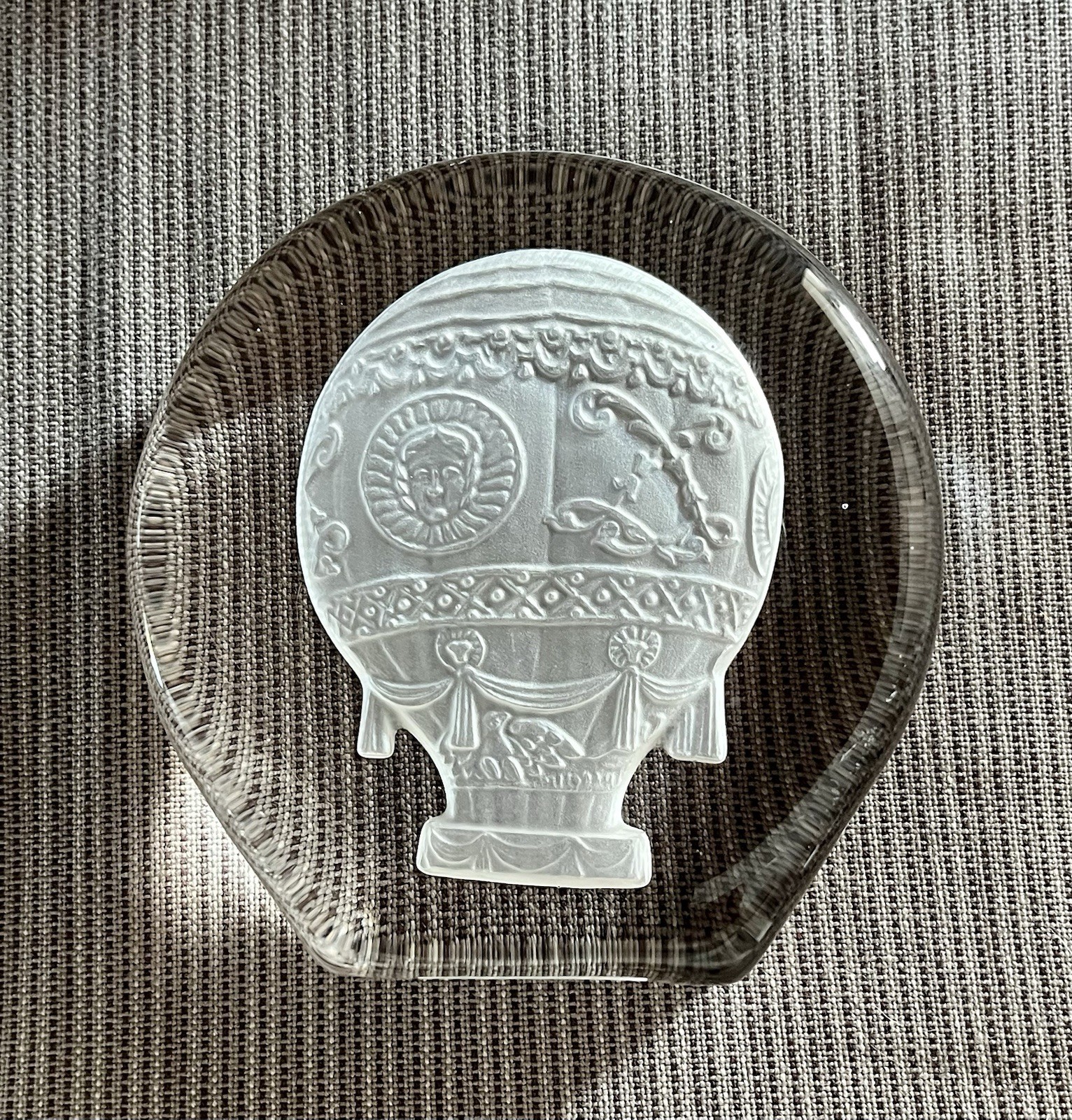 Montgolfier Brothers DesignFirst HOT AIR BALLOON Art Glass Paperweight 3.25 Inch