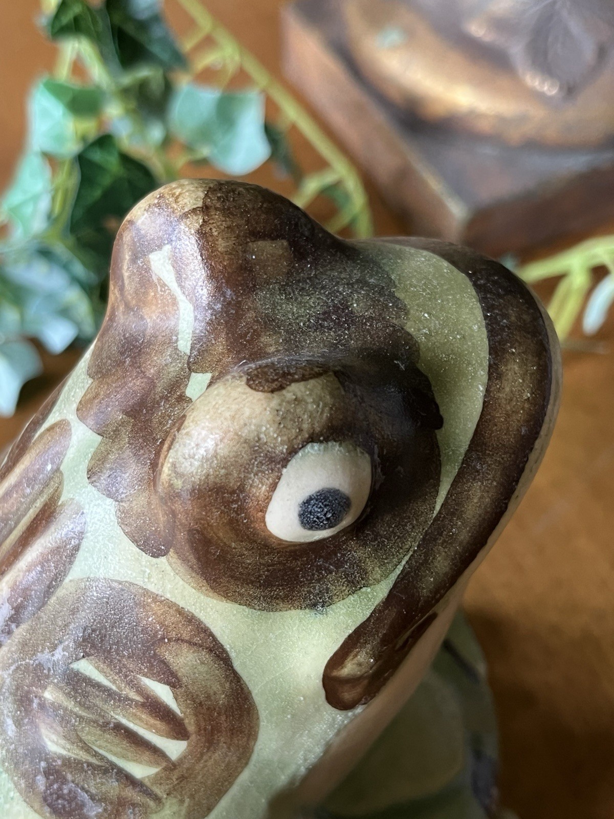 VINTAGE BRUSH McCOY SITTING FROG 1967 – GARDEN ORNAMENT – 7” T