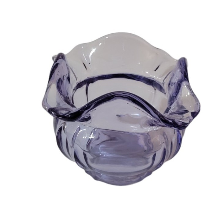 Fenton Wisteria Glass Bowl Neodymium Glass Lavender To Blue Color Changing