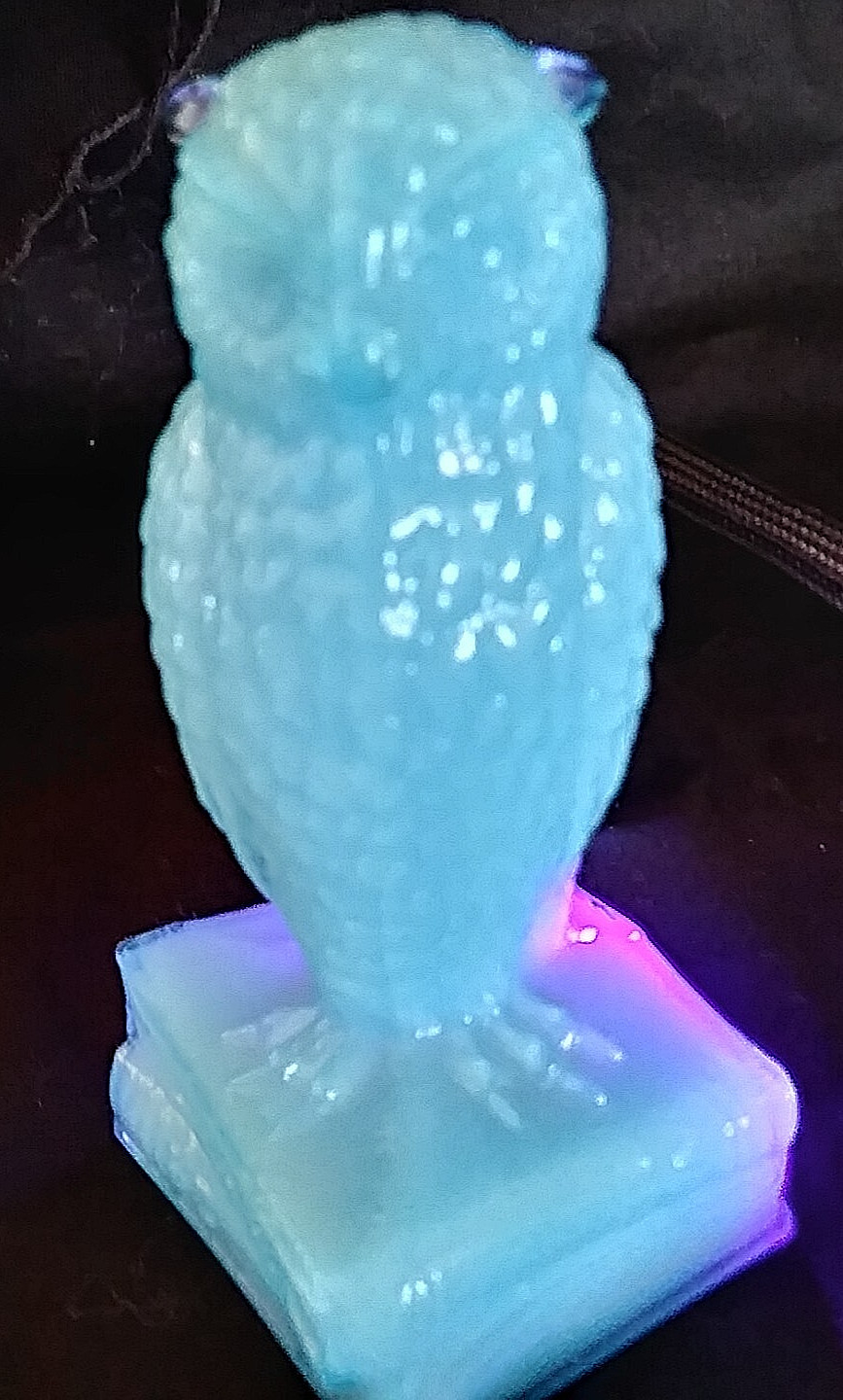 VTG. DEGENHART BLUE MILK GLASS WISE OLE OWL EMBOSSED LOGO GLOWS UNDER BLACKLIGHT