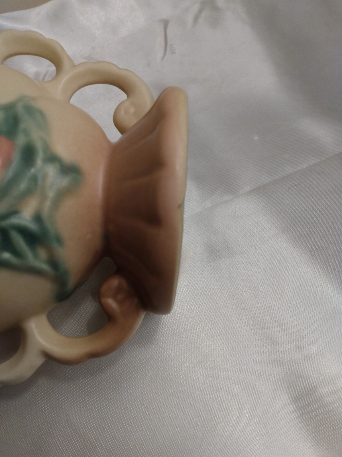 Vintage Hull Art Pottery Vase Wild Flowers W-4 6 1/4″ Floral Design Handles