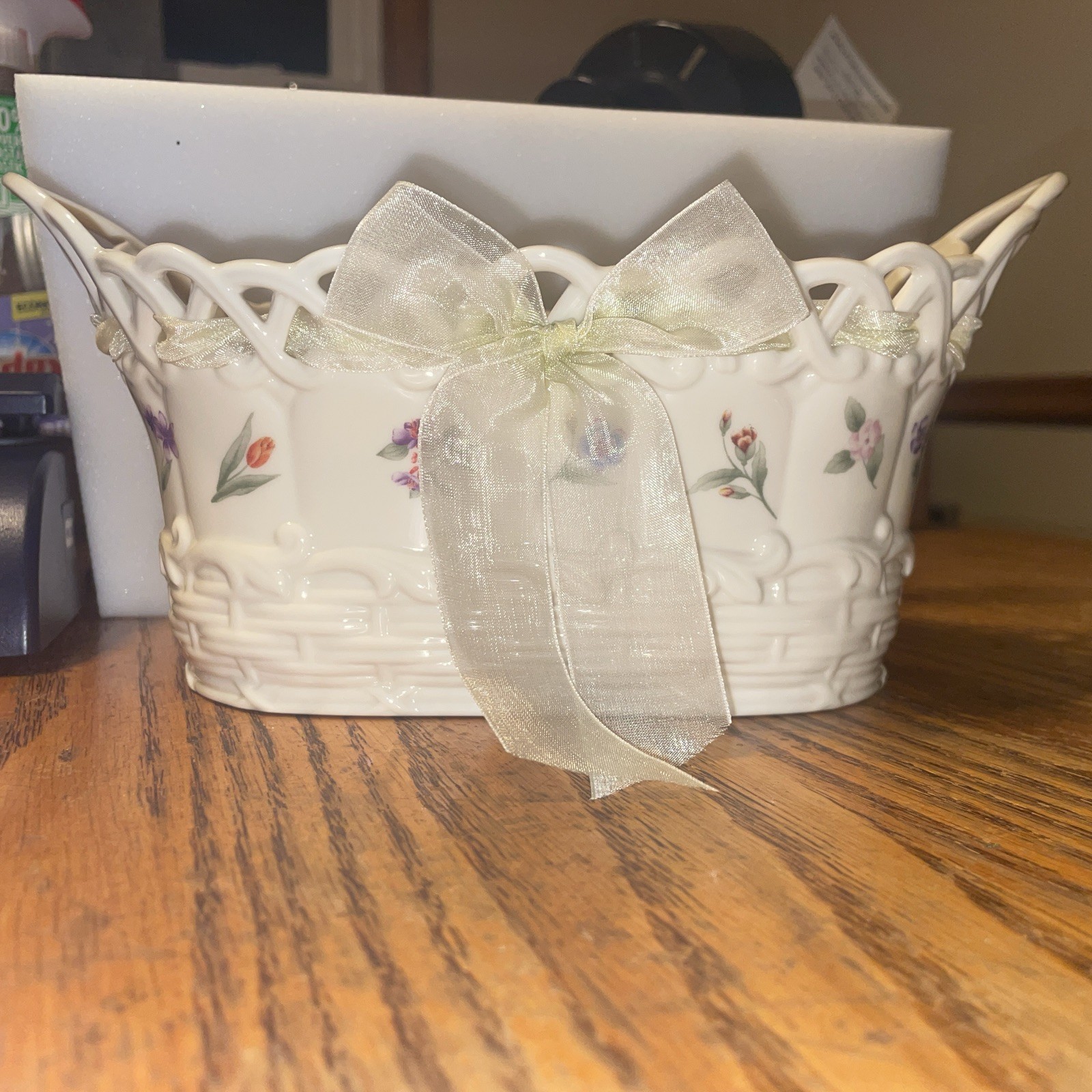 Lenox Posy Porcelain Basket Woven Centerpiece Cream with Floral 9.5″