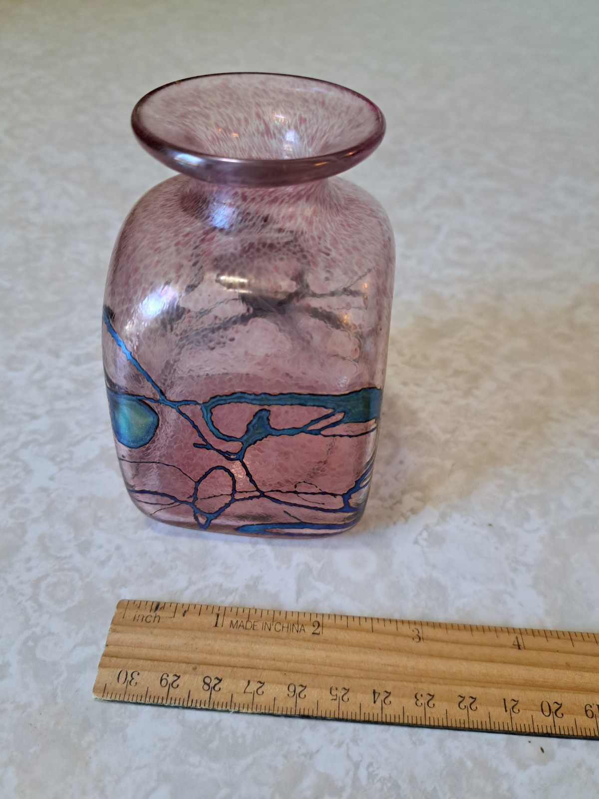 Vintage ROBERT HELD CANADIAN GREEN ART GLASS VASE. Signed And Stickered! 4.0 IN