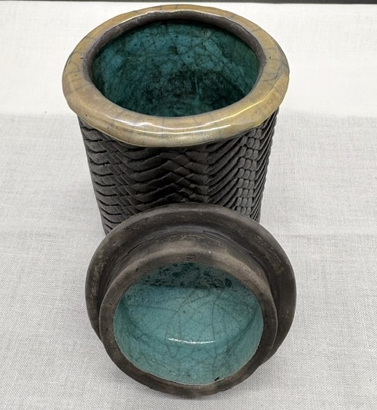 Candone Wharton Raku Pottery 4 1/4″ Tall Trinket Jewelry Storage Box Signed