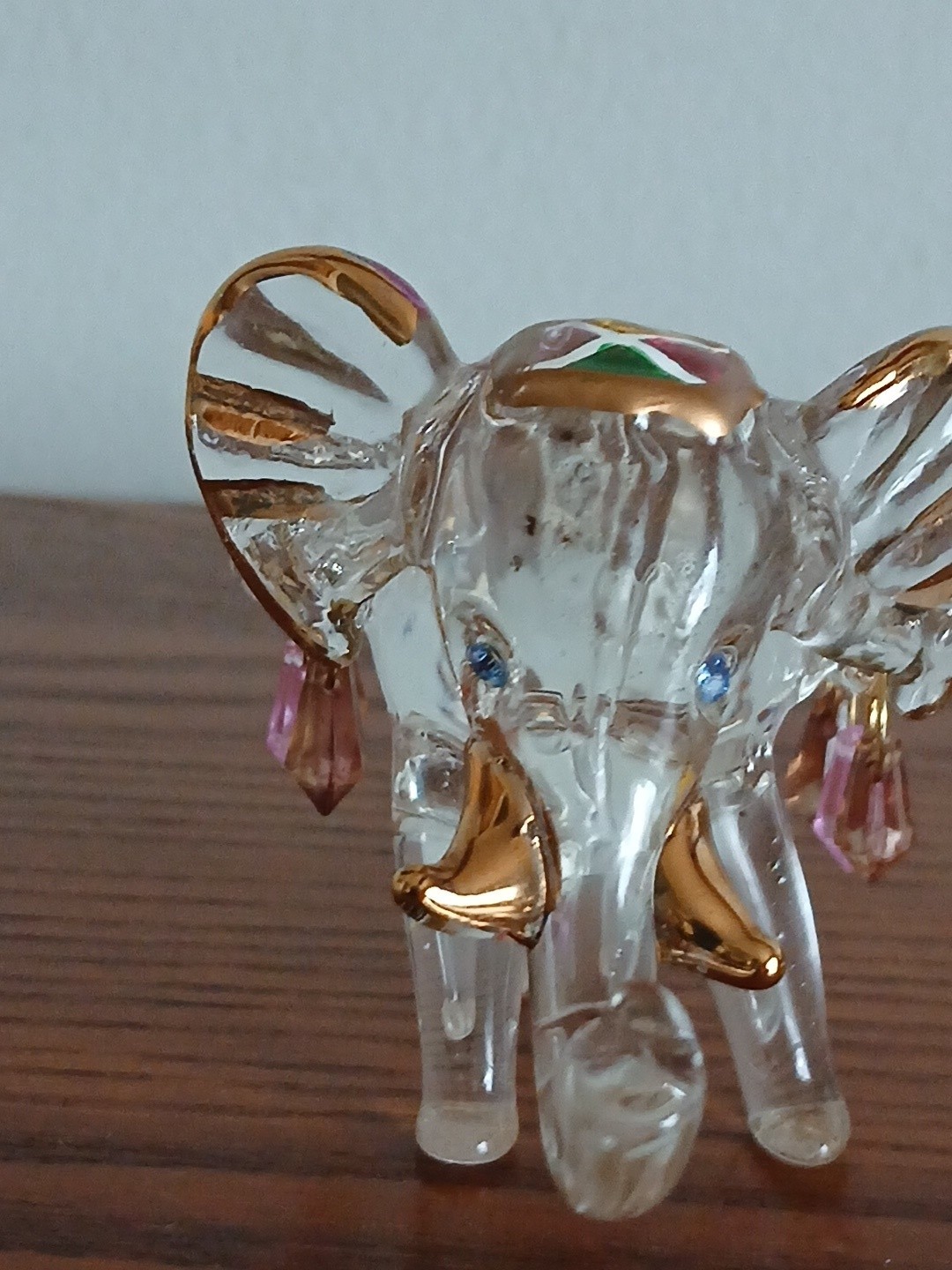 Hand Blown Glass Elephant Art Figurine. 4″ Long 2″ Tall