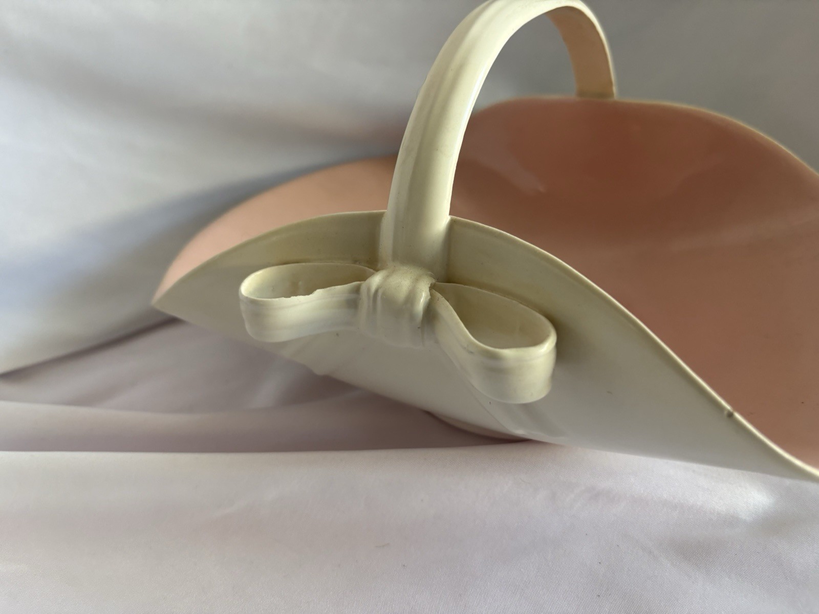 Pink & White Glossy Ceramic Decorative Basket with Handle Bow Accent