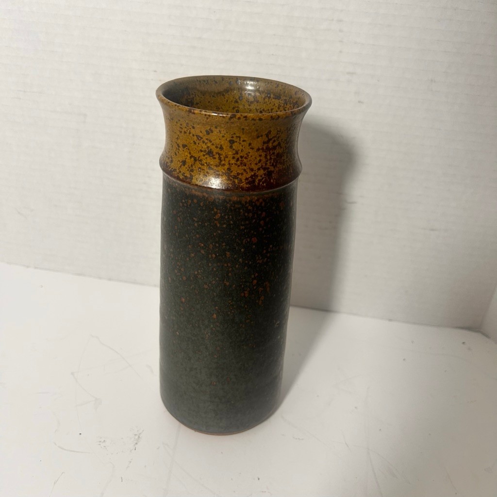 Studio Pottery Home Accents Flower Vase One Size Signed Folk Art Abstract