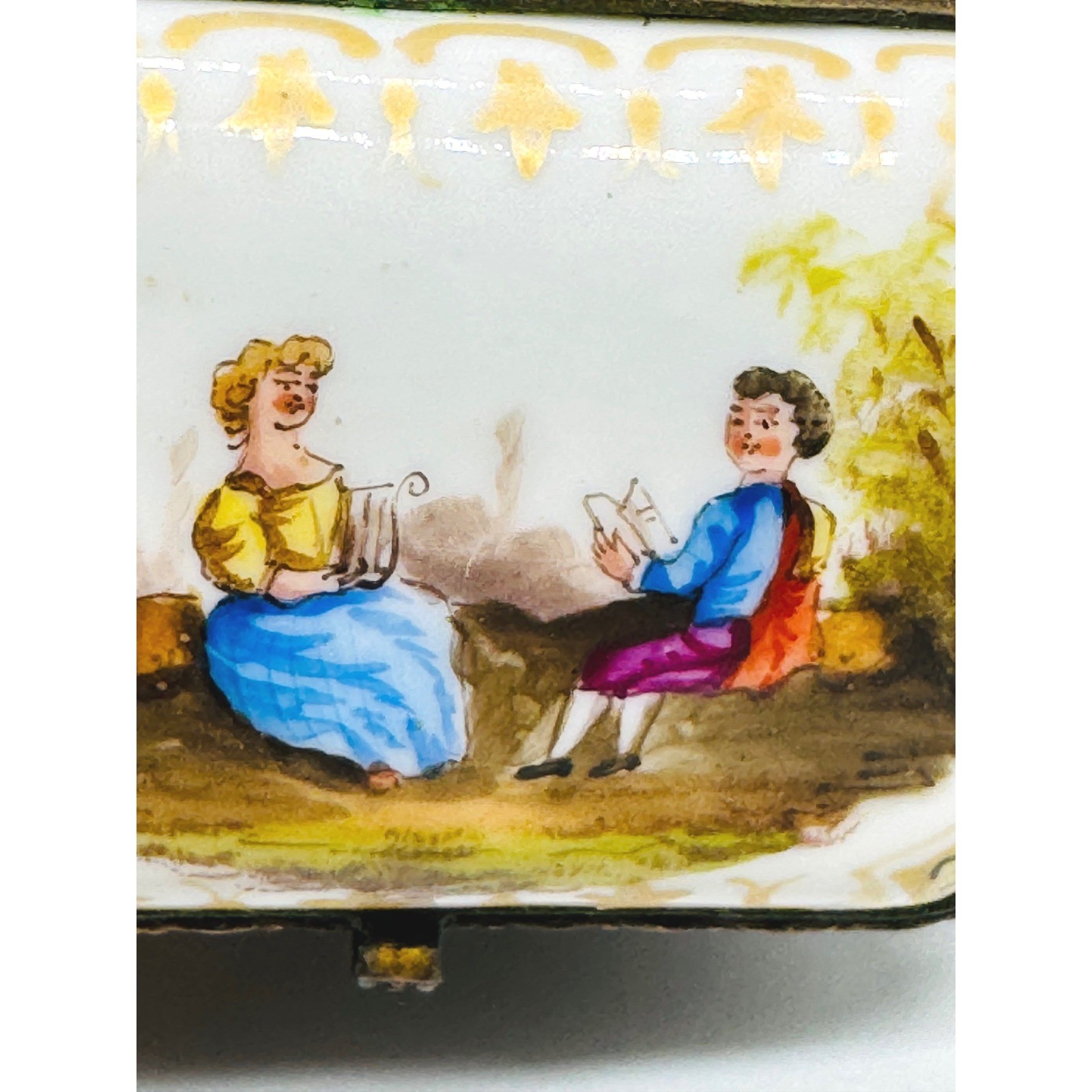 Antique Meissen Pill Trinket Box Hand Painted Courting Couple Porcelain Germany