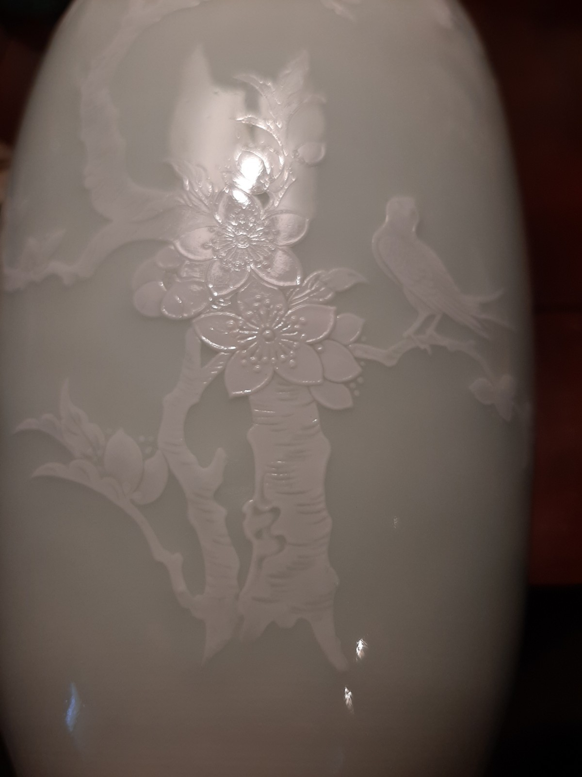 VINTAGE CELEDON ORIENTAL ETCHED VASE 13 INCHES TALL. EXCELLENT CONDITION!!