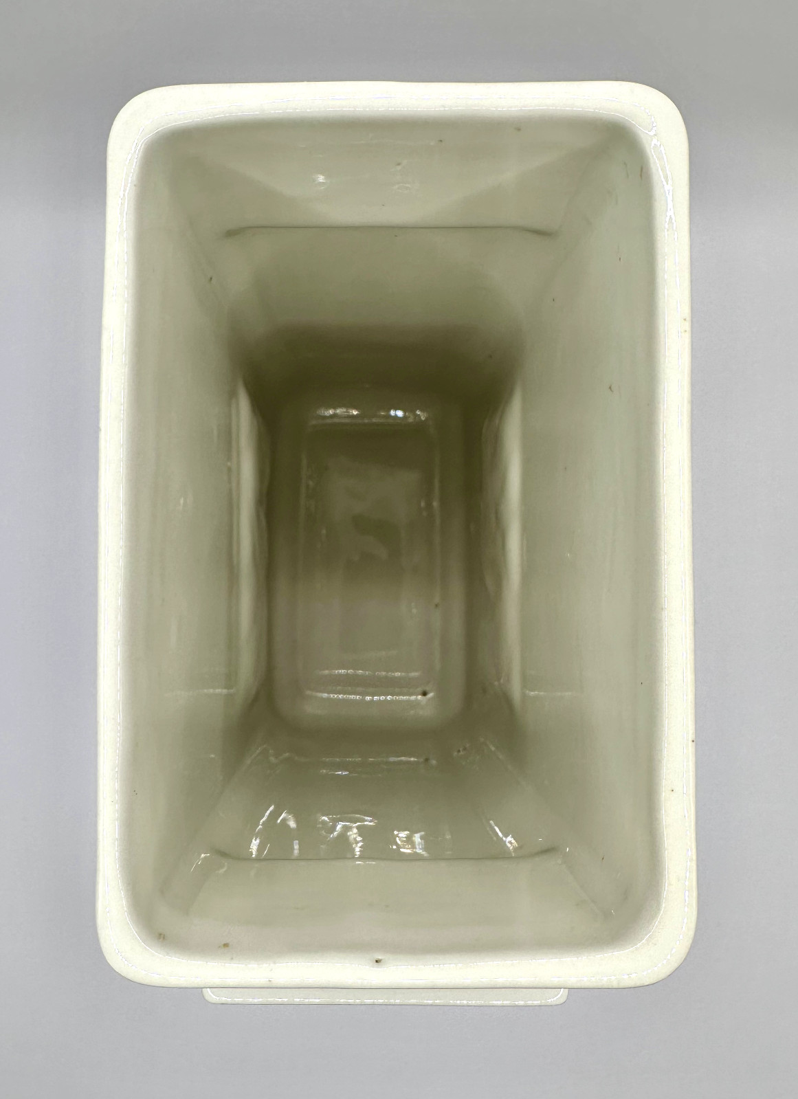 Trenton Pottery 9 1/4 Inch TAC Art Deco Handled Vase in India Ivory. Near Mint.