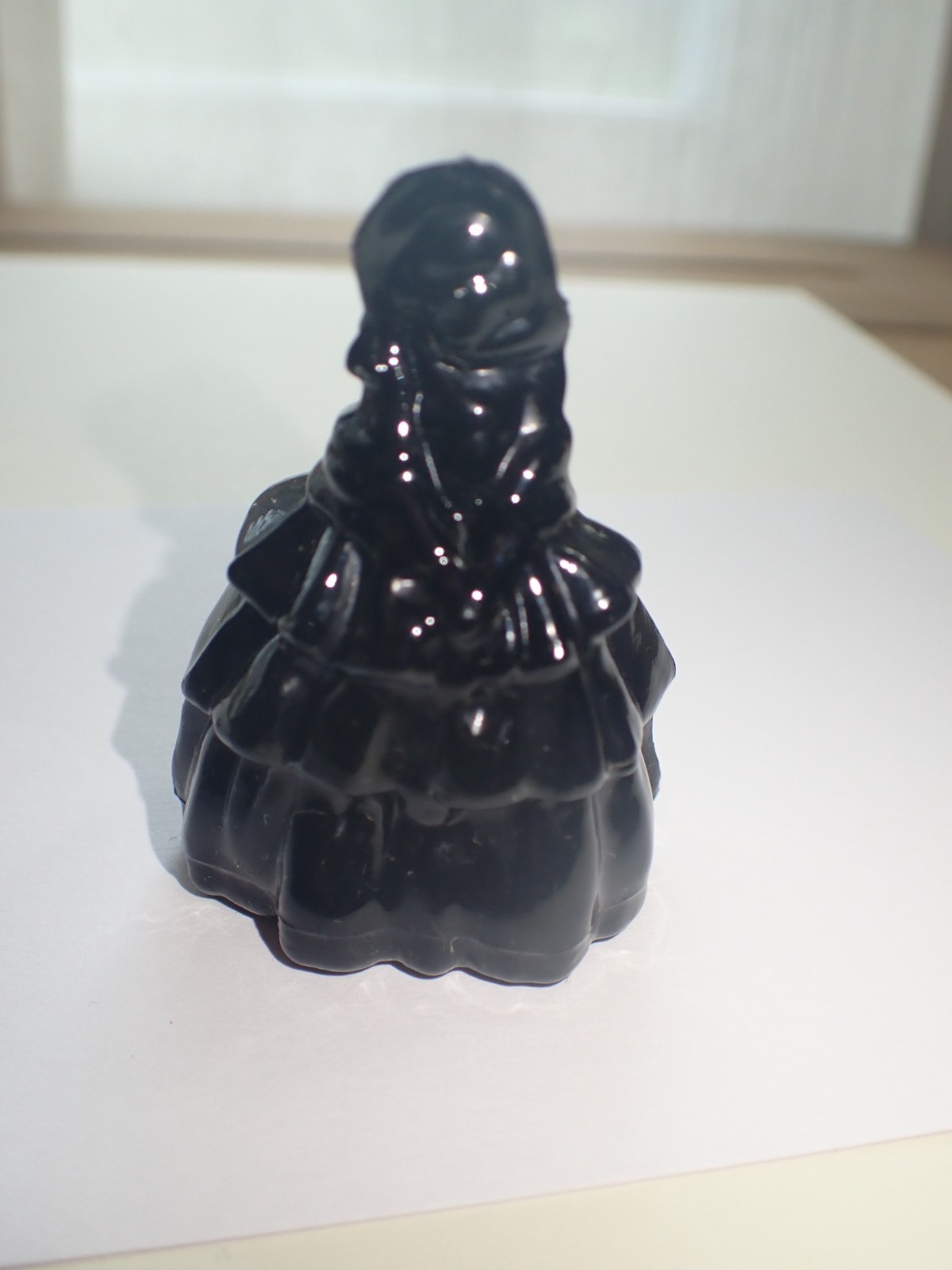 Boyd Glass Nancy Lady Figurine 2″ Black NICE