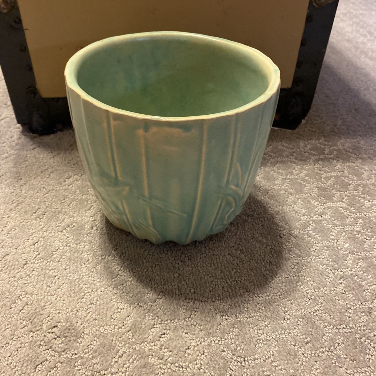 McCoy Leaves & Berries Jardiniere Matte Green ” 1940’s-1950’s 6.5” x 7.25” #K