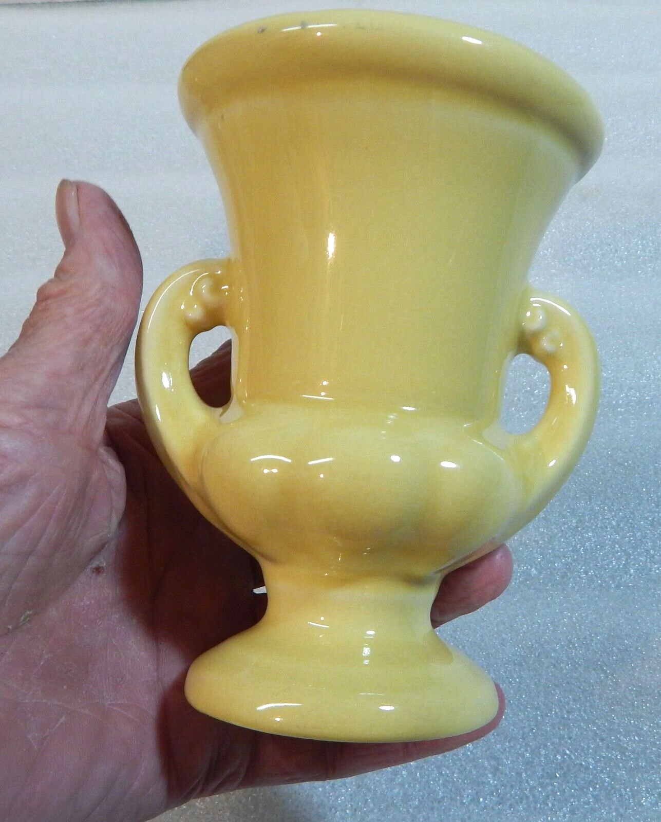 Vintage Shawnee Pottery Yellow Handled Vase USA Vase 5 1/2″