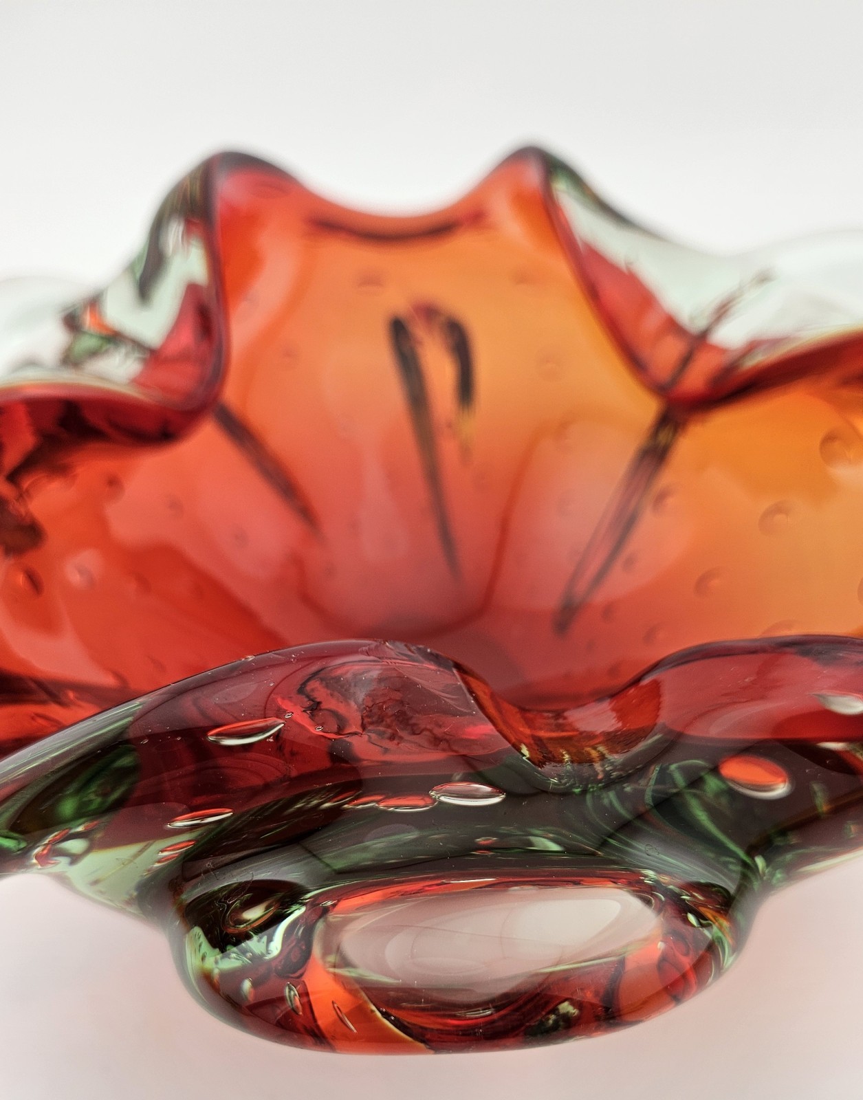 Gorgeous Murano Vintage Free Form Art Glass Dish Ashtray 7″ Red/Green Beauty.