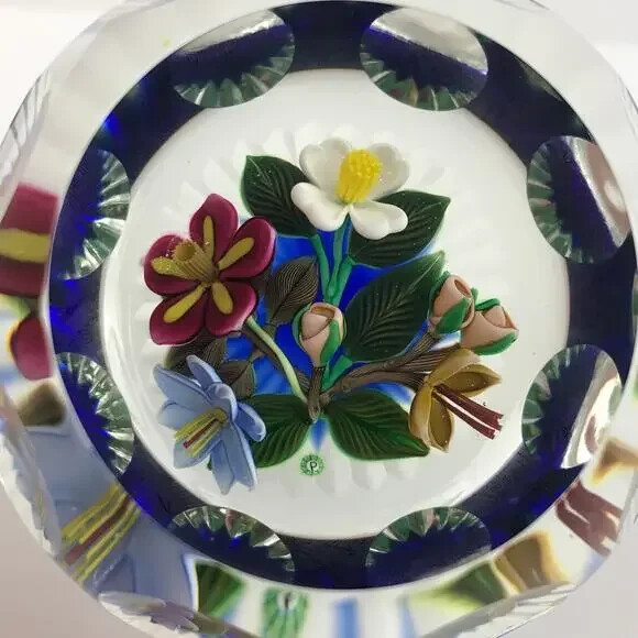 Perthshire 1993G Three-Dimensional Bouquet Lampwork Flower Faceted Paperweight