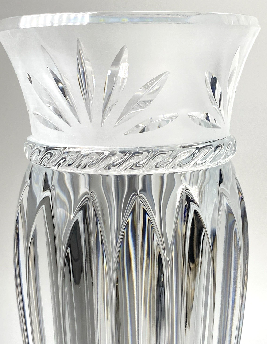 Vintage 1972-Carthage by Cristal D’Arques-Durand 11 3/4″ Heavy Vase Frosted Top