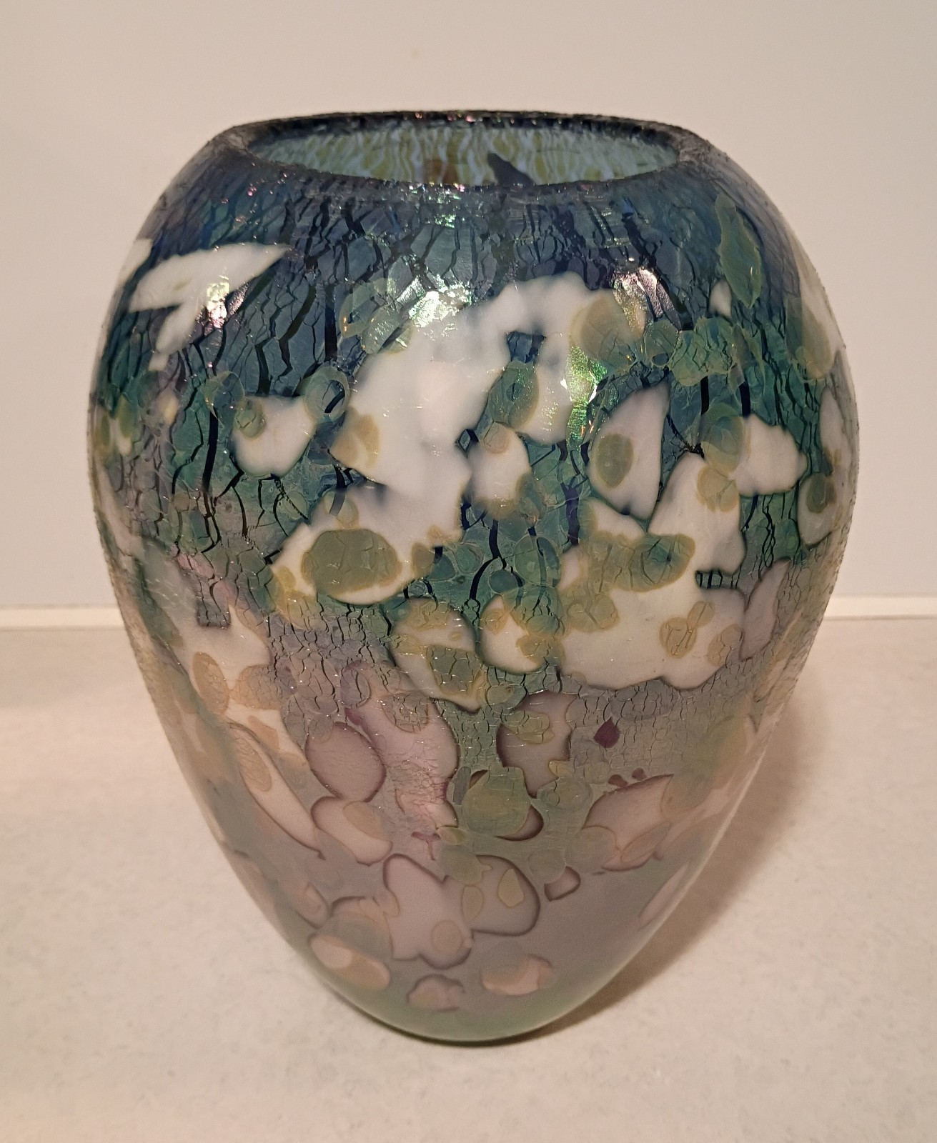 Amazing 9.5″ Signed Robert Eickholt Iridescent Cypriot Monet Art Glass Vase